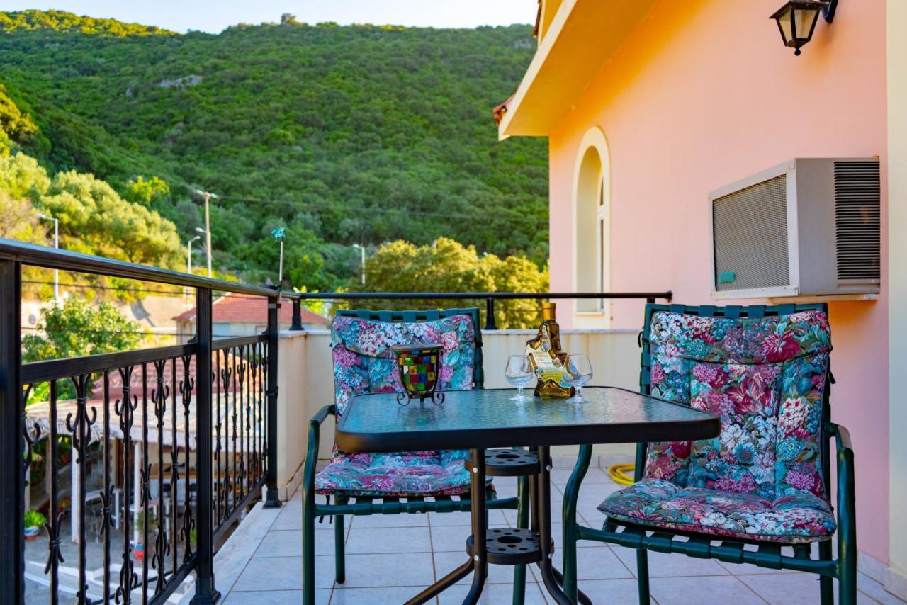 Valsamis Villa Apartments Порос Экстерьер фото