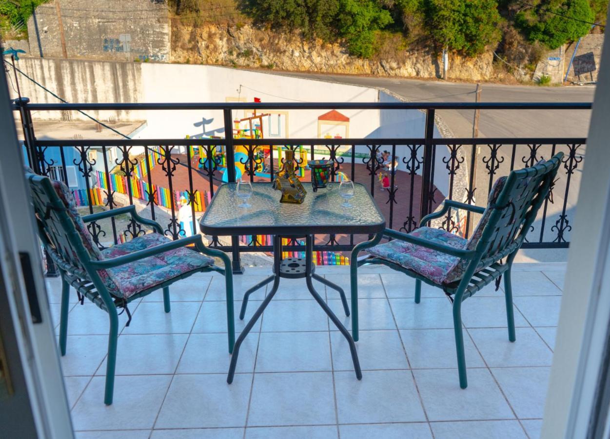 Valsamis Villa Apartments Порос Экстерьер фото