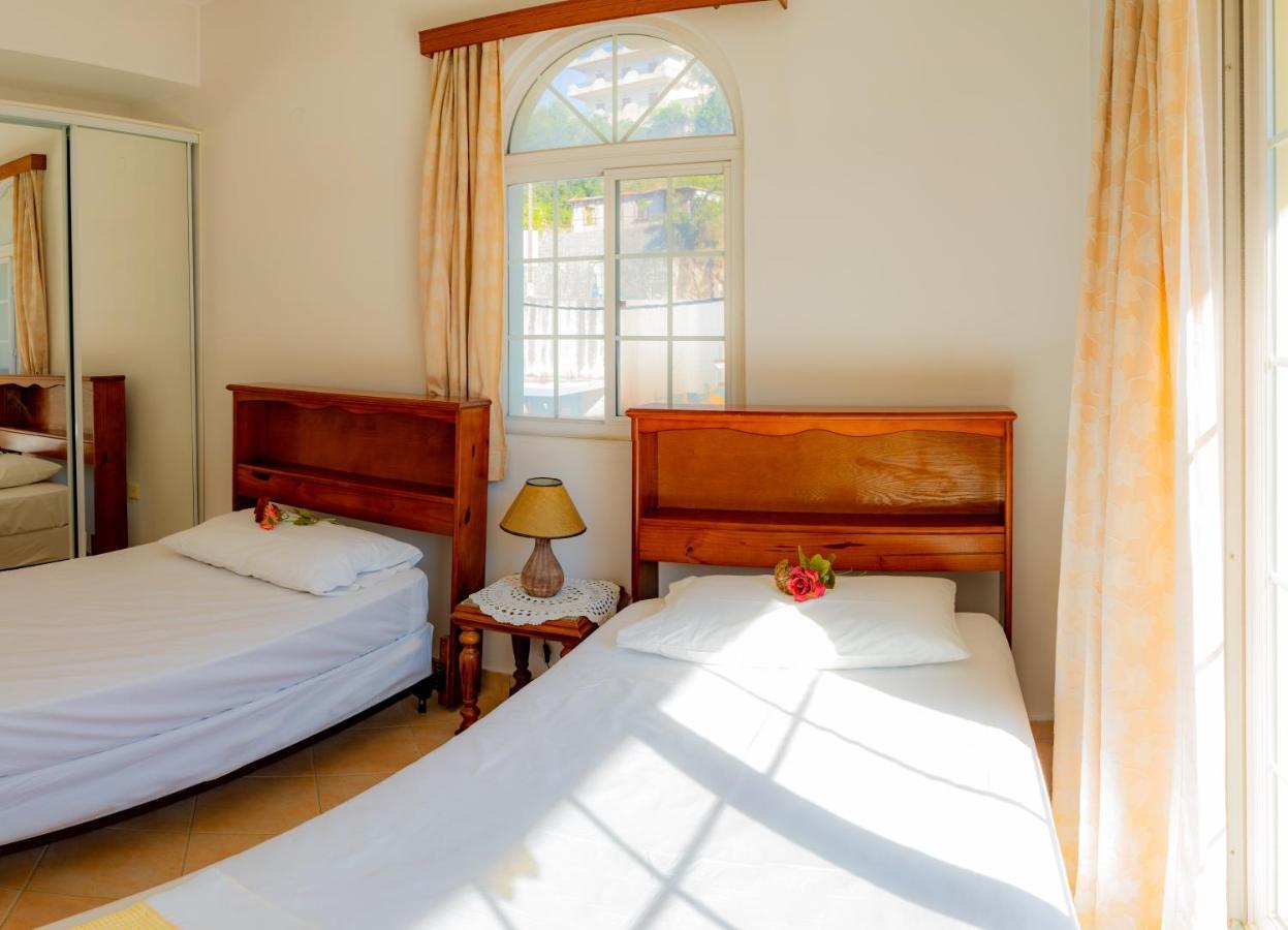 Valsamis Villa Apartments Порос Экстерьер фото
