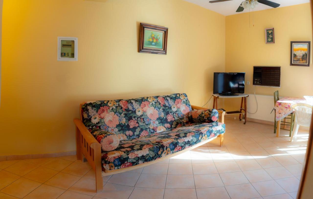 Valsamis Villa Apartments Порос Экстерьер фото